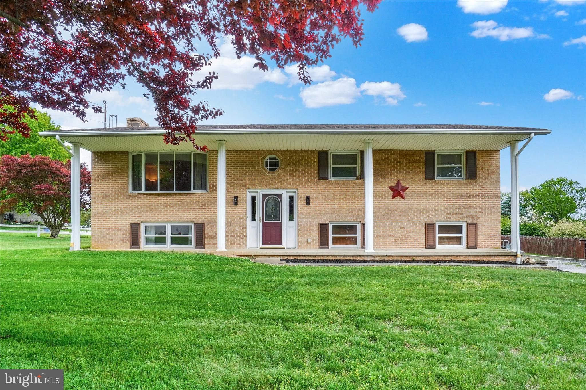 Listing photo of 3-bedroom home at 95 Vinton Drive, York, Pennsylvania 17402, photo 1 of 3
