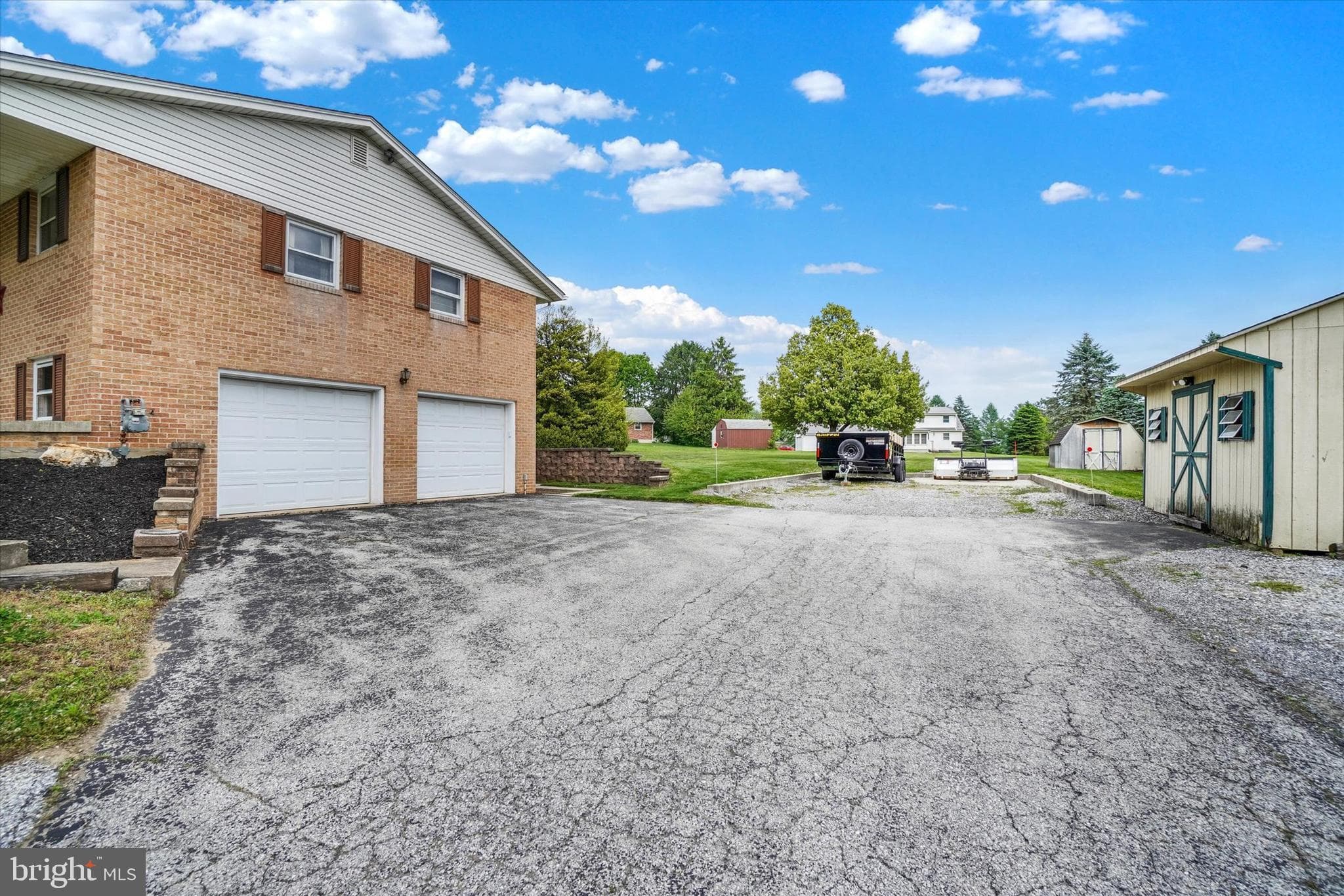 Home for sale at 95 Vinton Drive, York, Pennsylvania 17402, photo 2 of 3