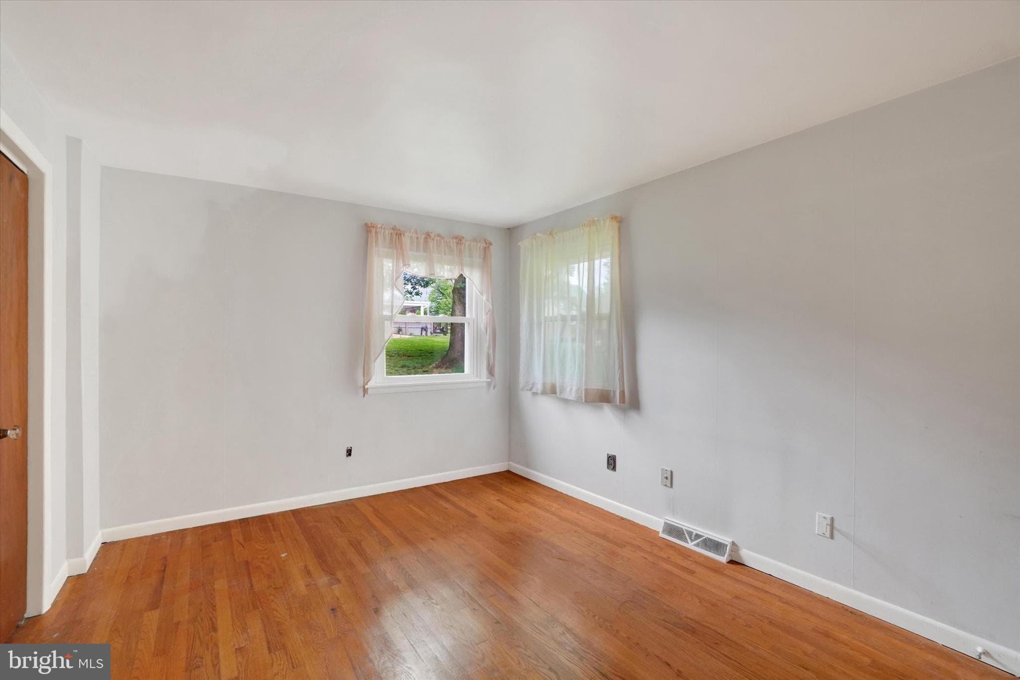 Home for sale at 2050 Herman Drive, York, Pennsylvania 17408, photo 18 of 34