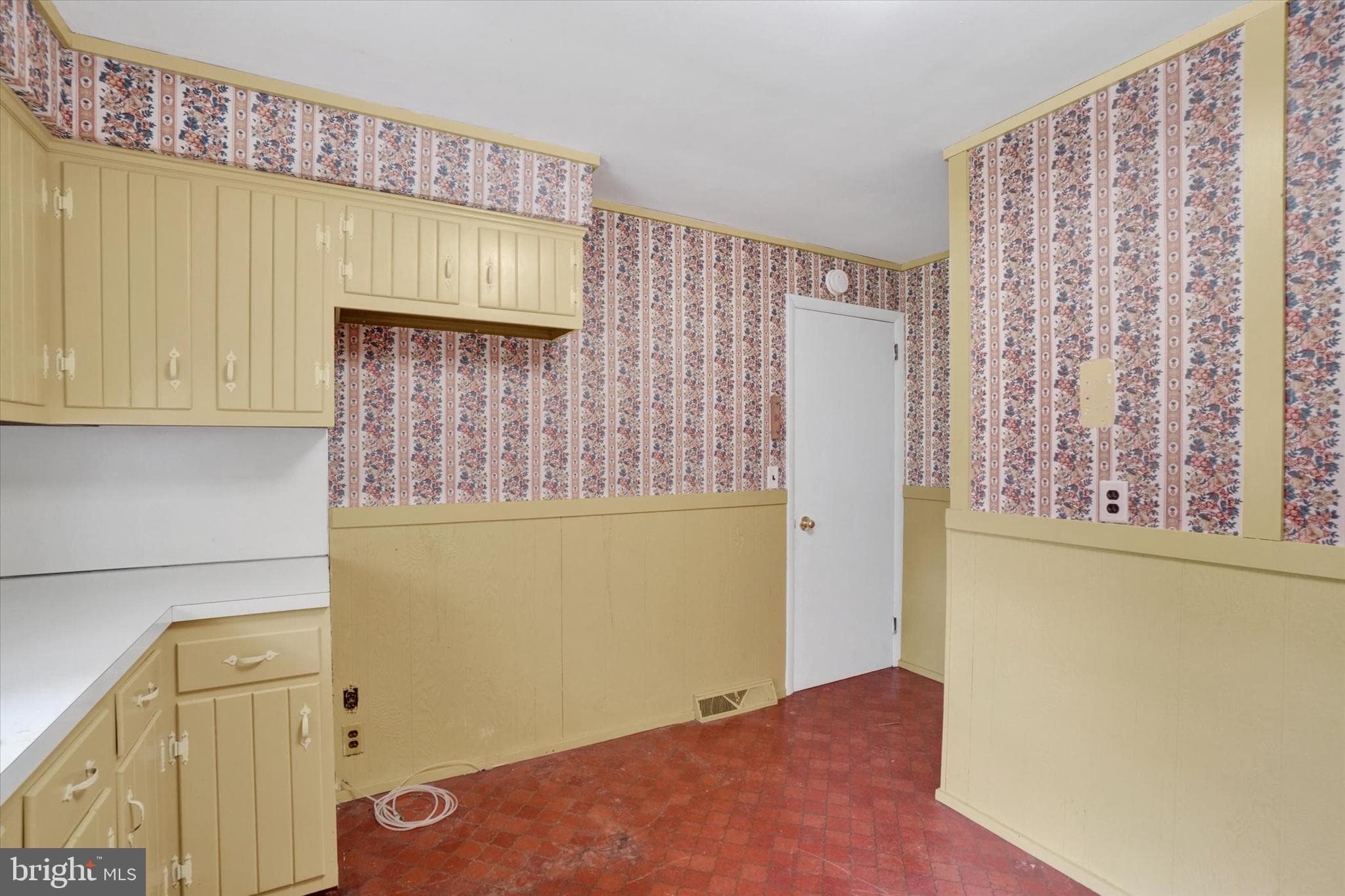 Home for sale at 2050 Herman Drive, York, Pennsylvania 17408, photo 15 of 34