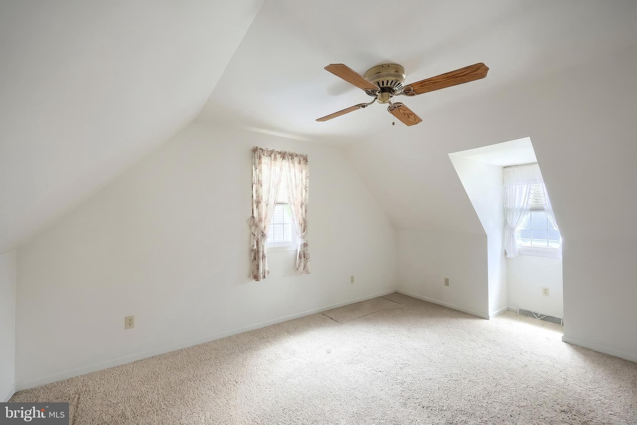 Home for sale at 3819 Kings Arms Lane, York, Pennsylvania 17402, photo 24 of 39