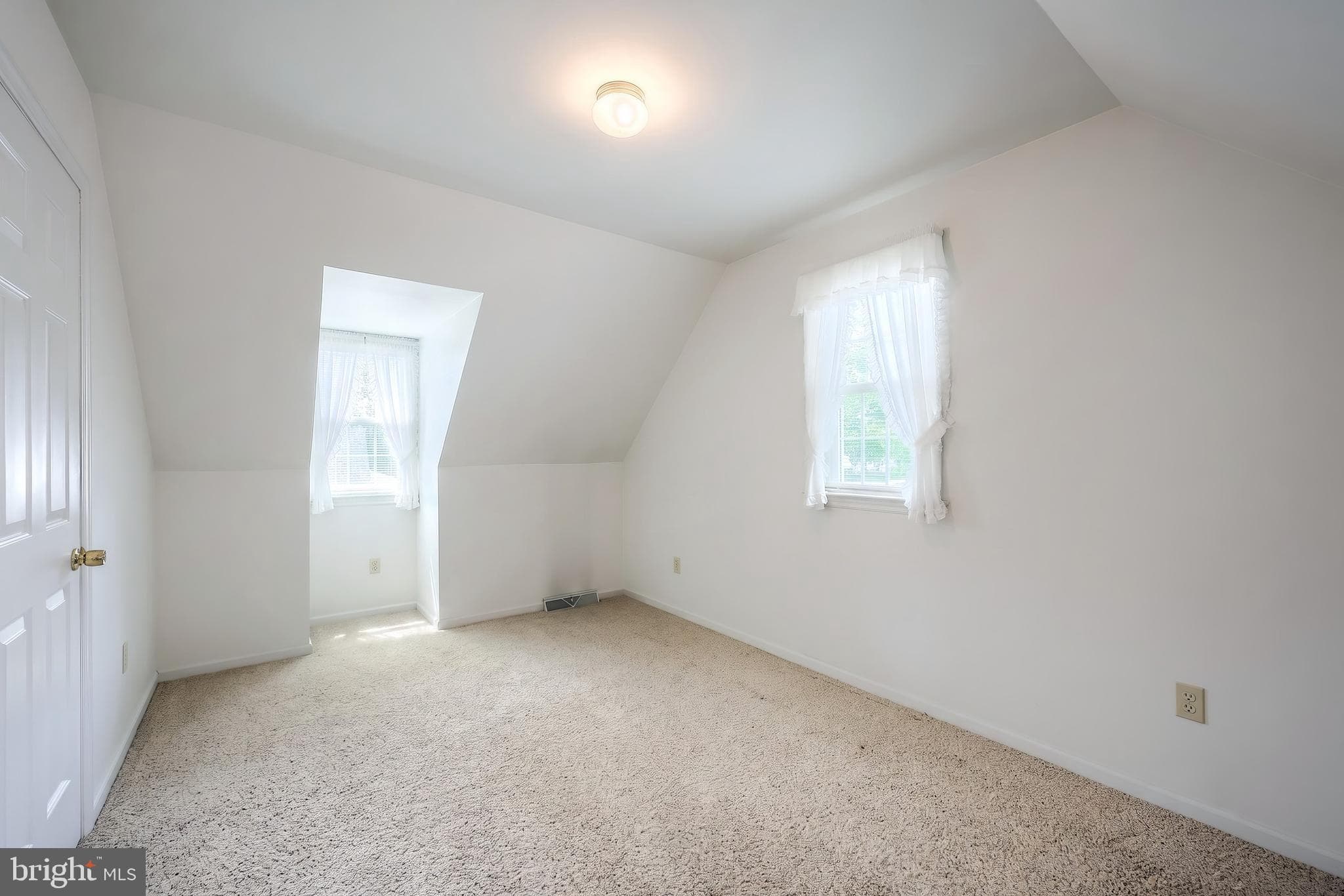 Home for sale at 3819 Kings Arms Lane, York, Pennsylvania 17402, photo 27 of 39