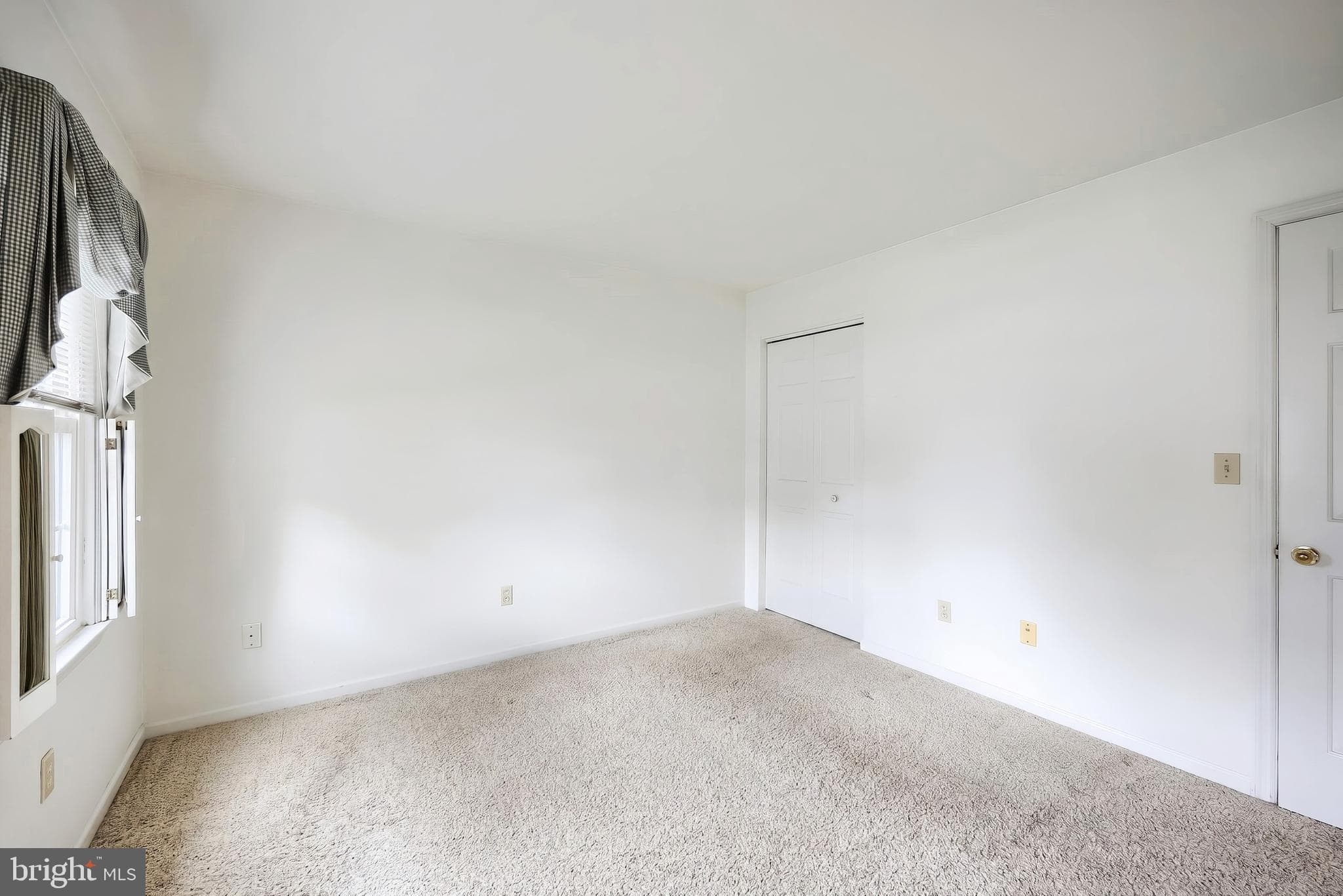 Home for sale at 3819 Kings Arms Lane, York, Pennsylvania 17402, photo 20 of 39