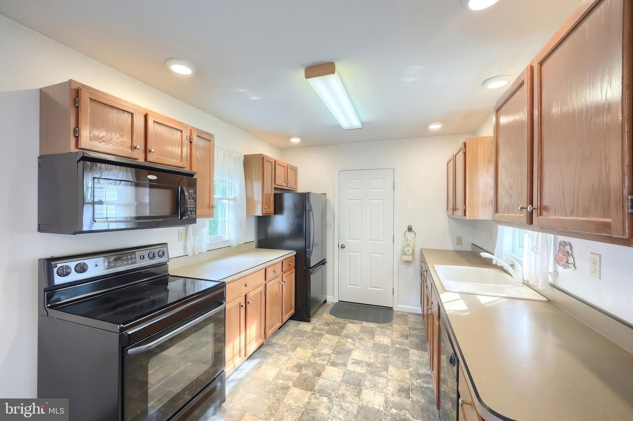 Home for sale at 3819 Kings Arms Lane, York, Pennsylvania 17402, photo 14 of 39