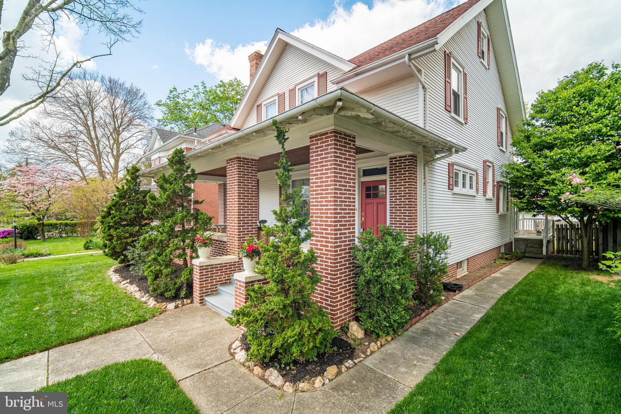 Home for sale at 155 E Springettsbury Avenue, York, Pennsylvania 17403, photo 3 of 3