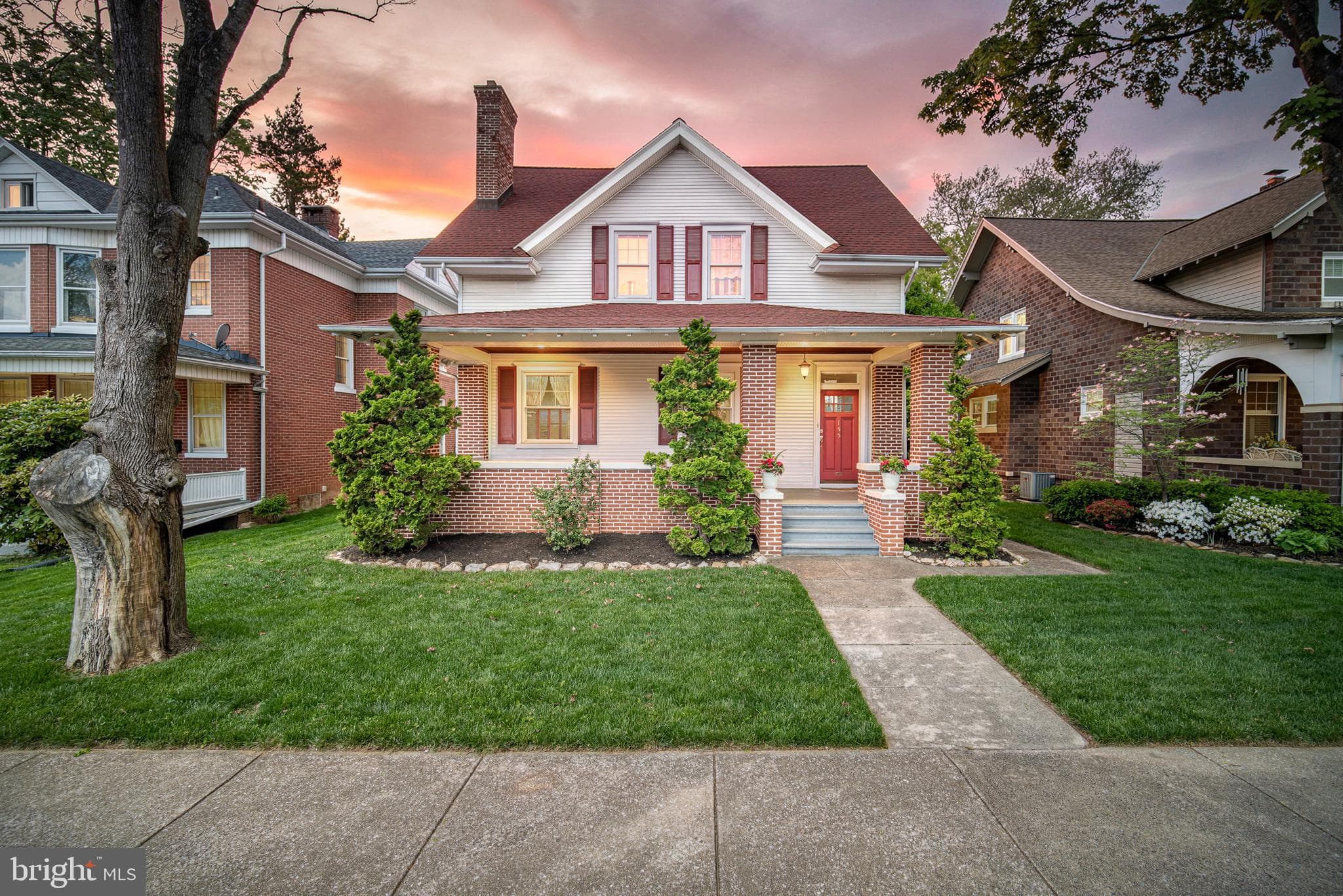 Listing photo of 4-bedroom home at 155 E Springettsbury Avenue, York, Pennsylvania 17403, photo 1 of 3