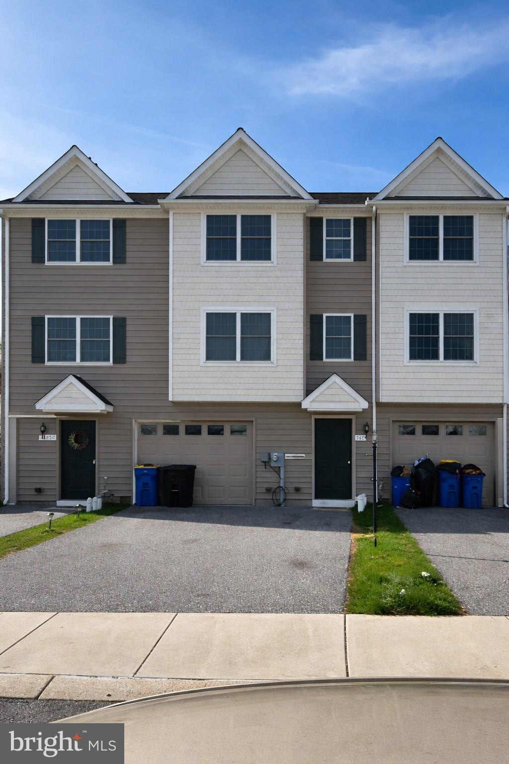 Listing photo of 3-bedroom home at 740 Kentwell Drive, York, Pennsylvania 17406, photo 1 of 17