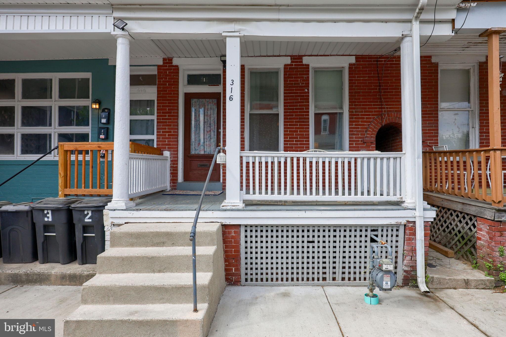 Listing photo of 5-bedroom home at 316 N Hawthorne Street, York, Pennsylvania 17404, photo 1 of 37