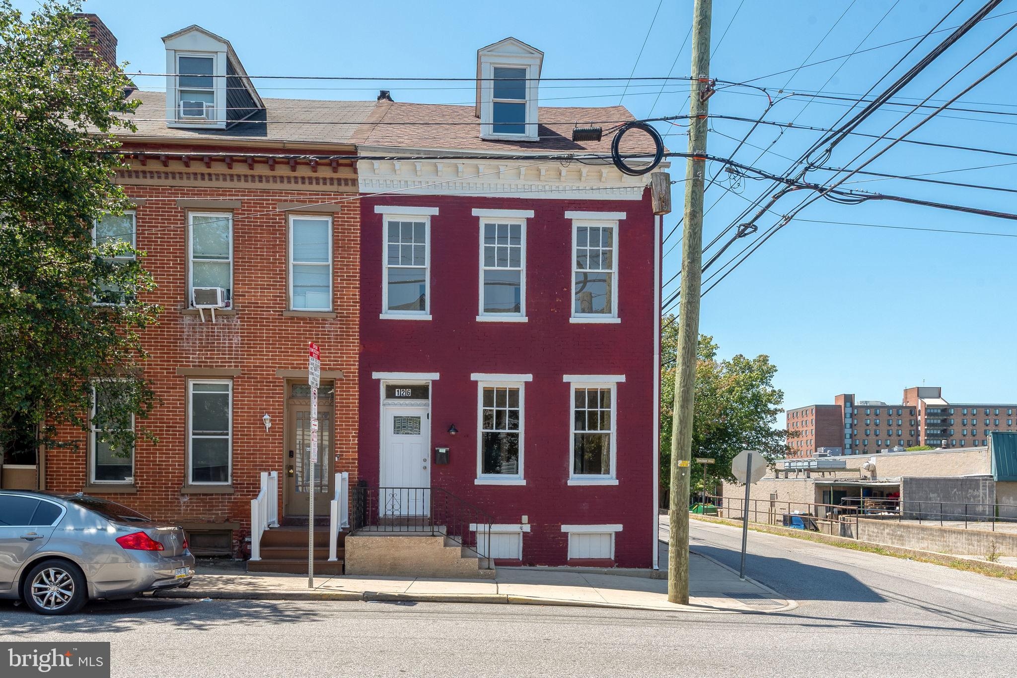 Listing photo of 3-bedroom home at 126 N Queen Street, York, Pennsylvania 17403, photo 1 of 33