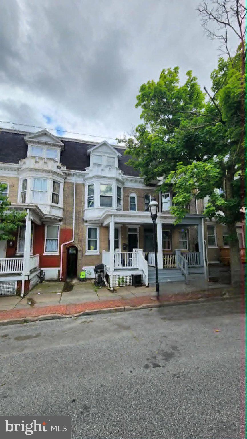 Listing photo of 4-bedroom home at 628 W Princess Street, York, Pennsylvania 17401, photo 1 of 3