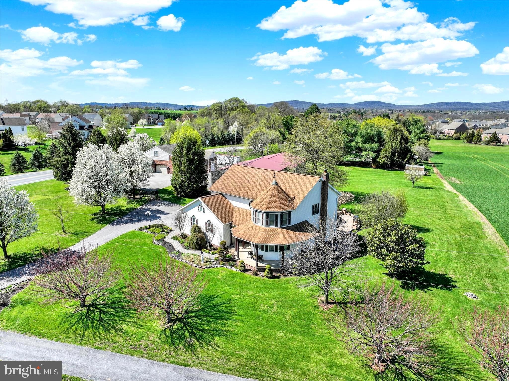 Listing photo of 4-bedroom home at 2553 Roosevelt Avenue, York, Pennsylvania 17408, photo 1 of 77