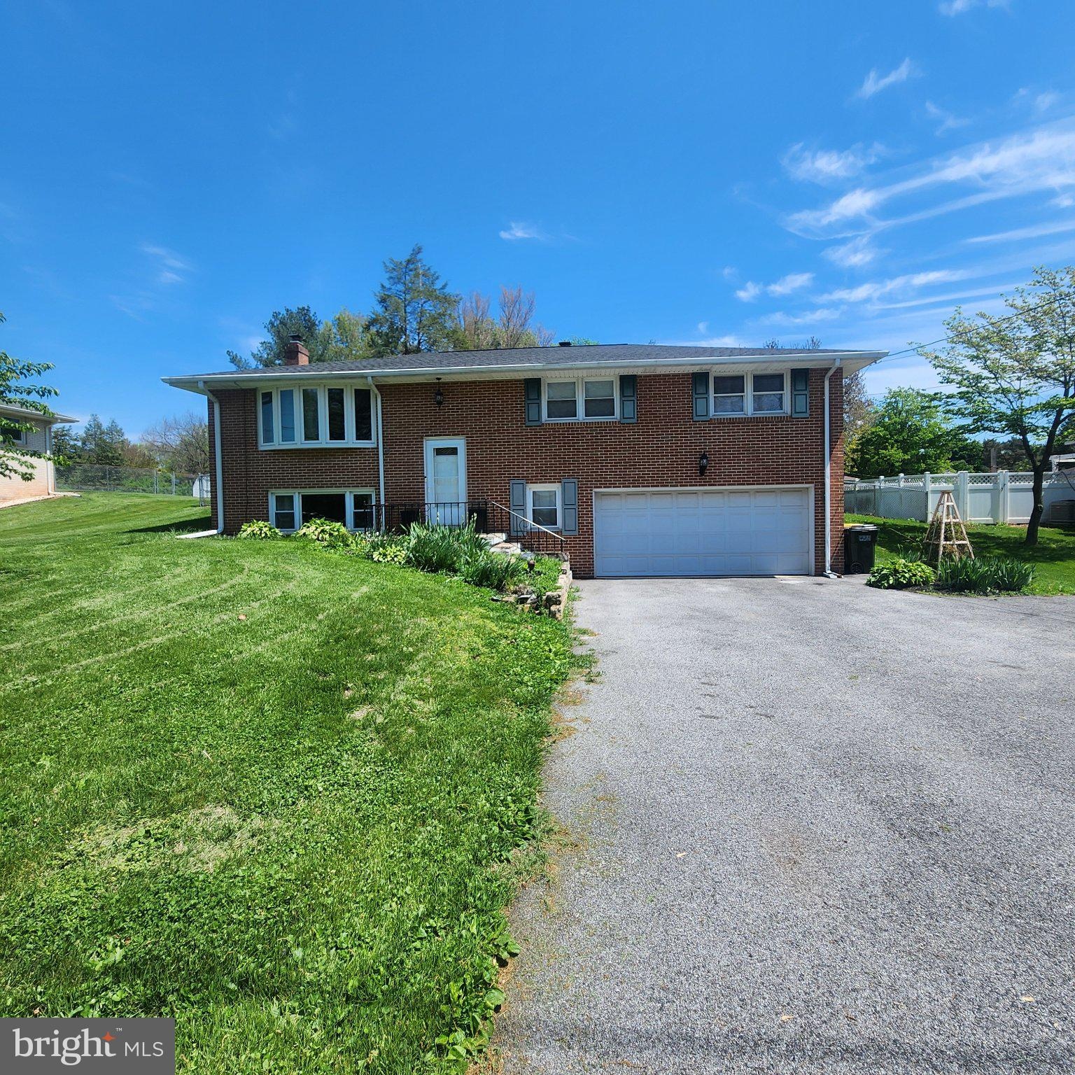 Listing photo of 3-bedroom home at 2029 Derry Road, York, Pennsylvania 17408, photo 1 of 3
