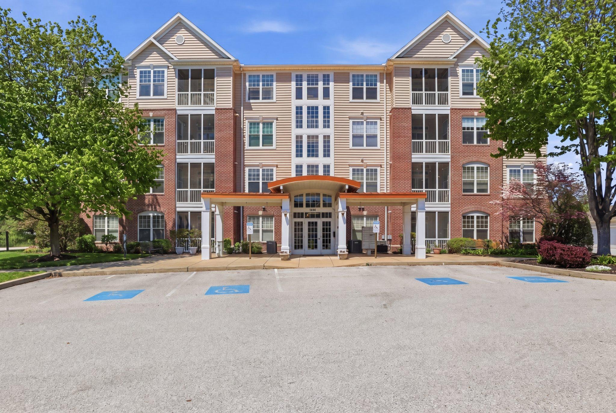 Listing photo of 2-bedroom home at 1010 Crest Way 103, York, Pennsylvania 17403, photo 1 of 49