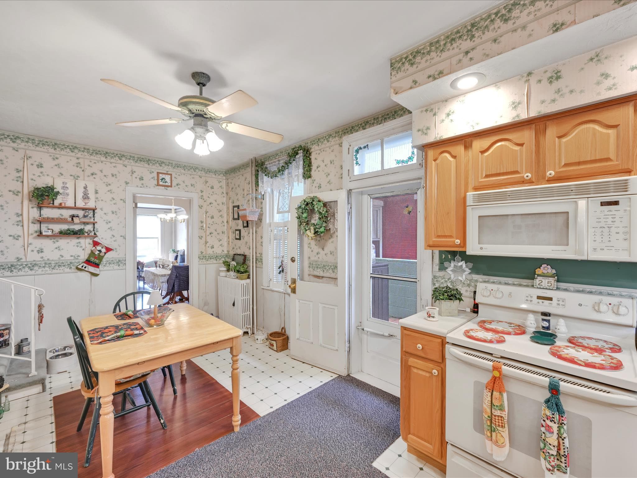 Home for sale at 431 W King Street, York, Pennsylvania 17401, photo 15 of 44