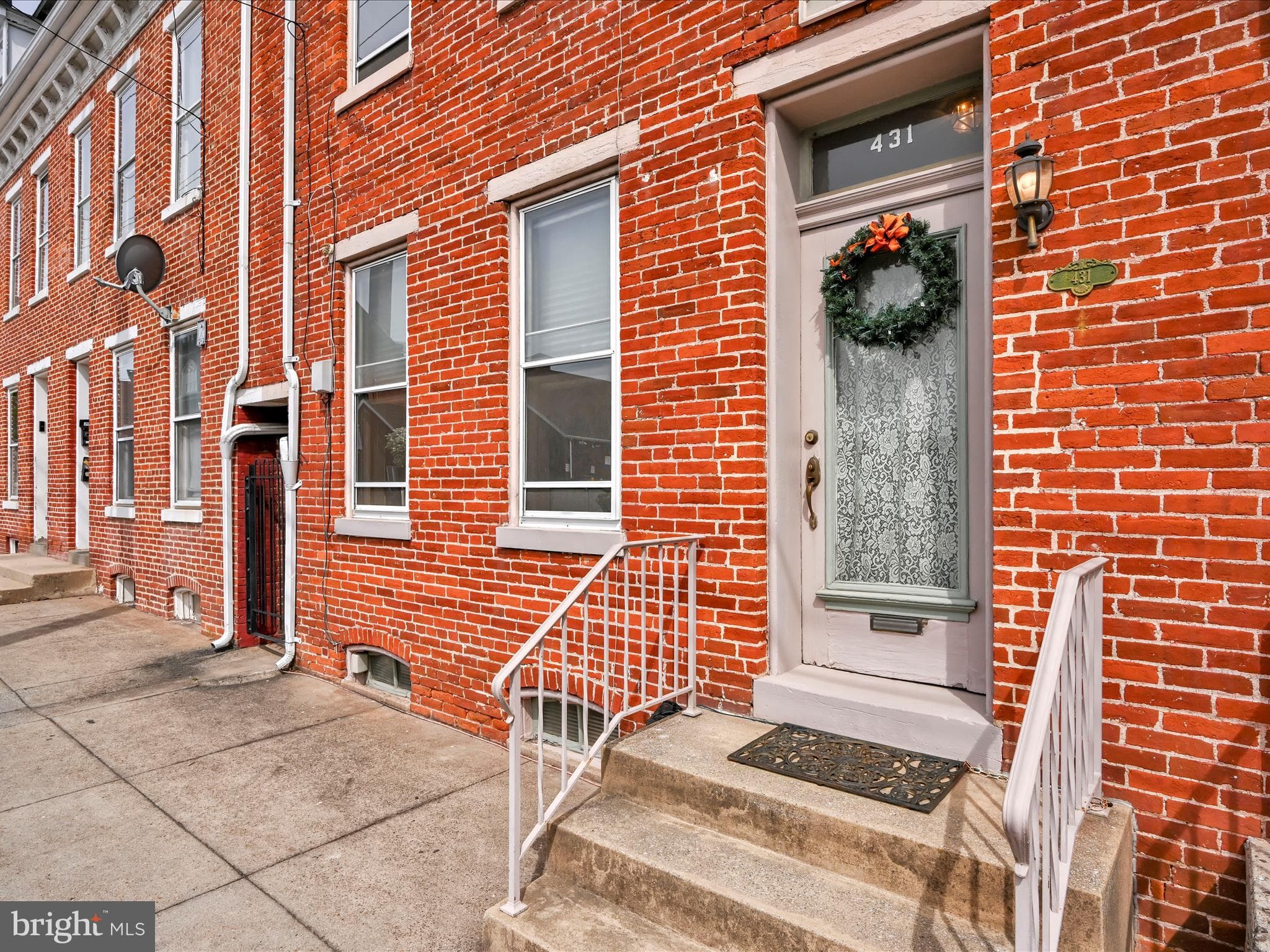 Home for sale at 431 W King Street, York, Pennsylvania 17401, photo 6 of 44