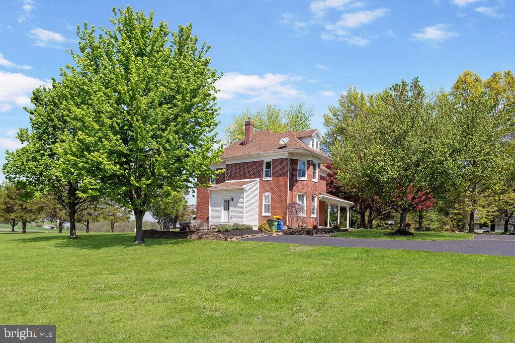 Home for sale at 2478 Croll School Road, York, Pennsylvania 17403, photo 33 of 47