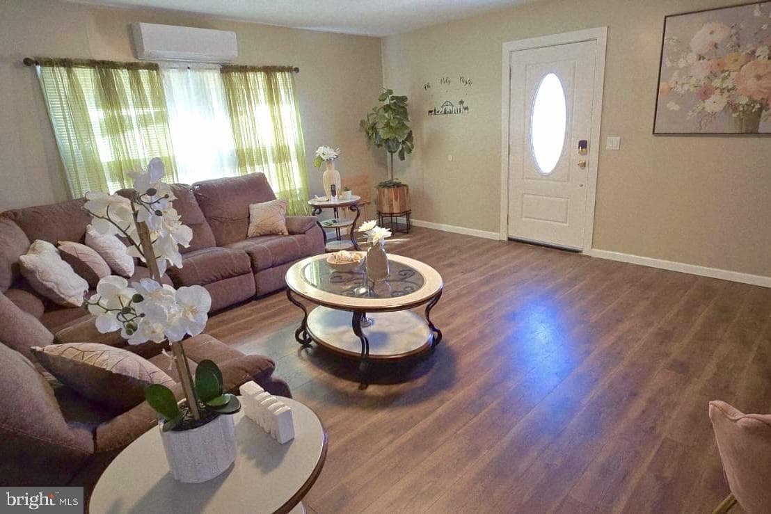 Home for sale at 1122 Hanover Road, York, Pennsylvania 17408, photo 10 of 36