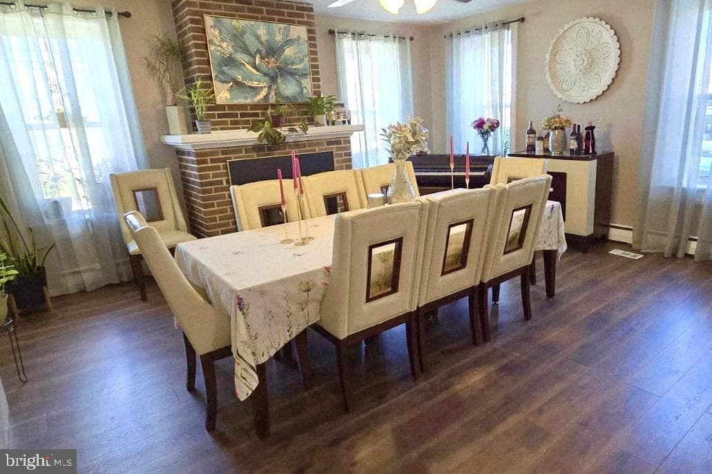 Home for sale at 1122 Hanover Road, York, Pennsylvania 17408, photo 6 of 36