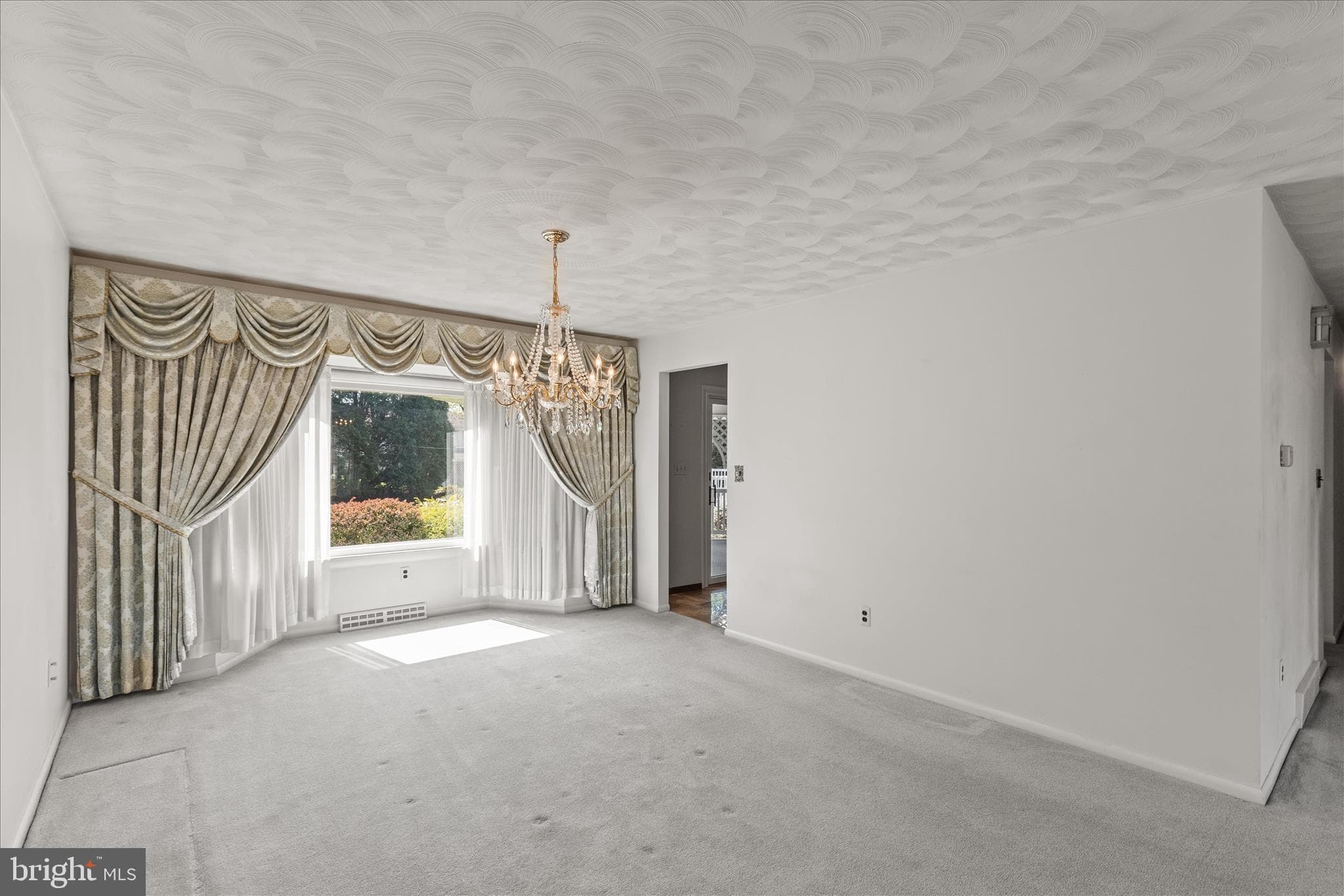 Home for sale at 2564 Audlyn Drive, York, Pennsylvania 17408, photo 10 of 46