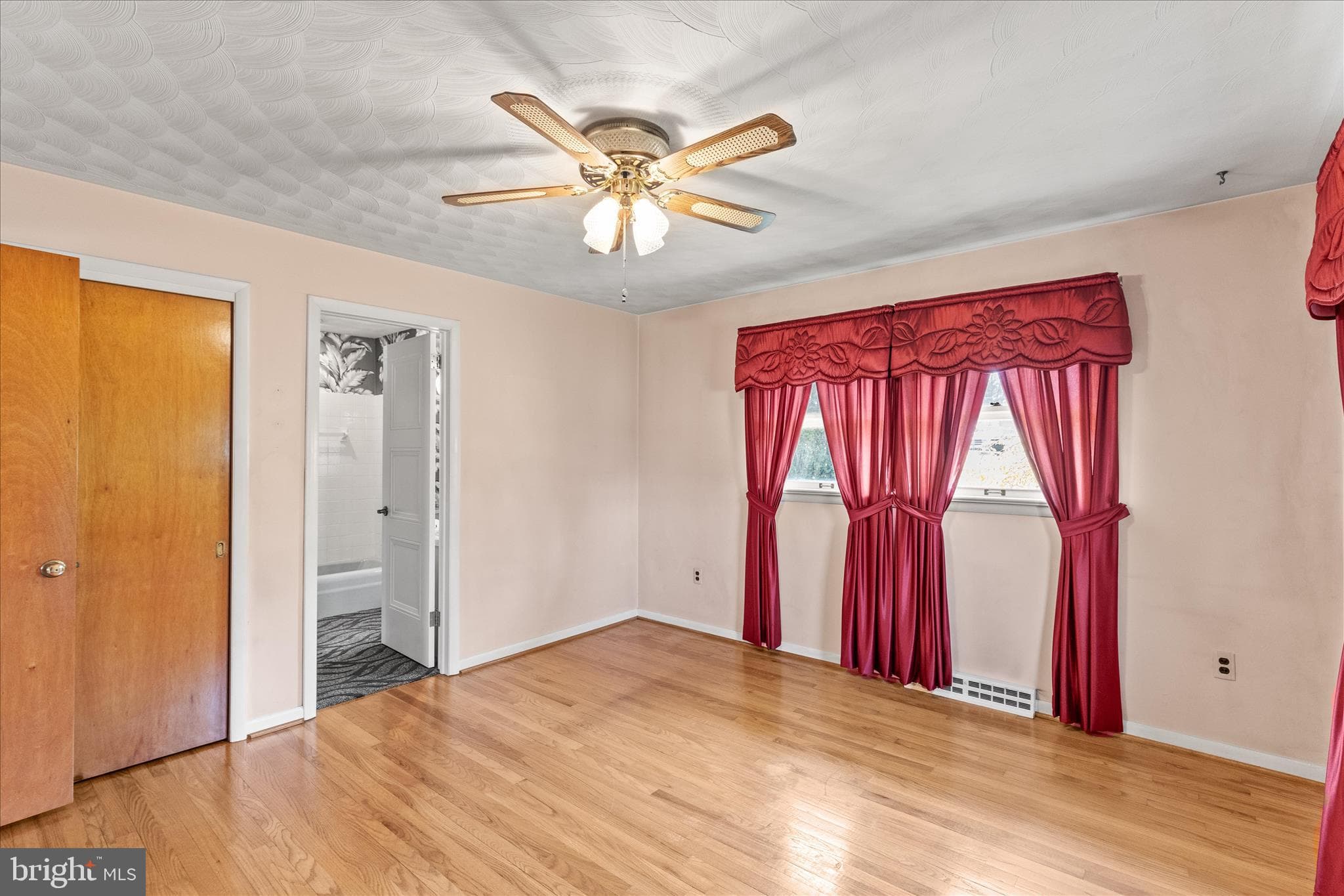 Home for sale at 2564 Audlyn Drive, York, Pennsylvania 17408, photo 19 of 46