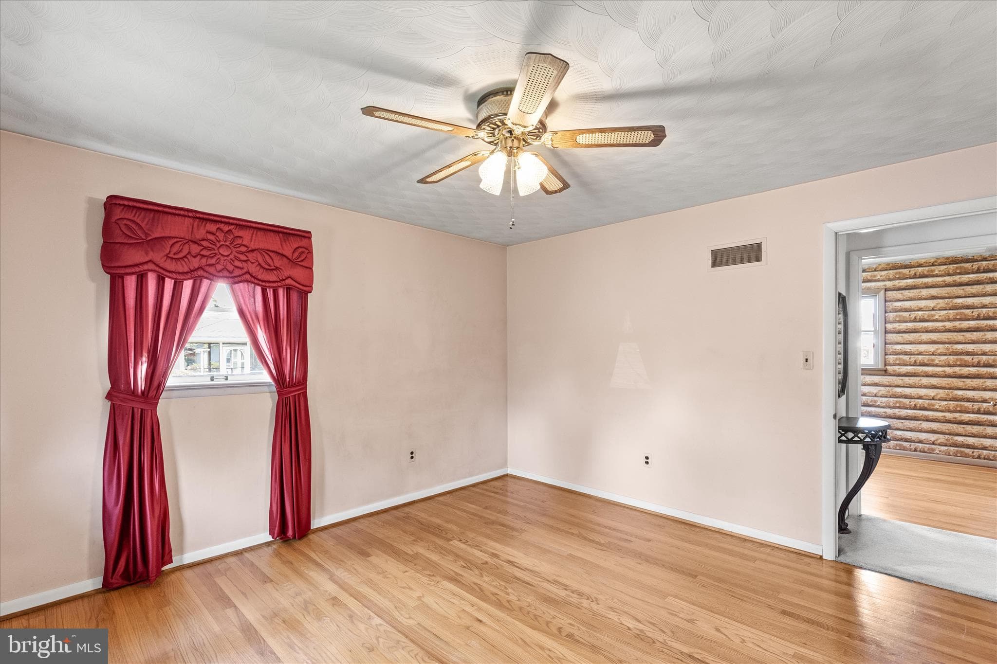 Home for sale at 2564 Audlyn Drive, York, Pennsylvania 17408, photo 20 of 46