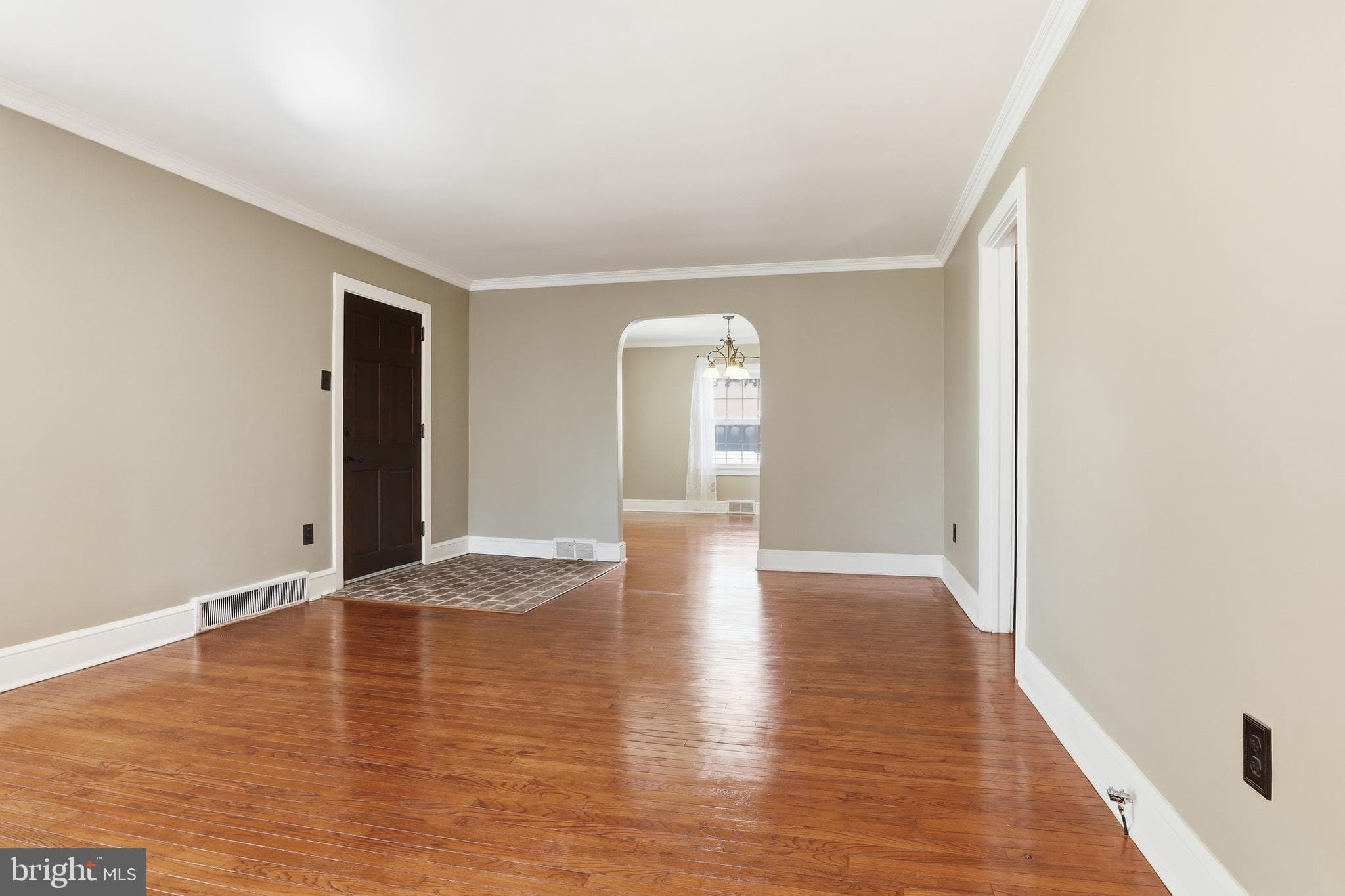 Home for sale at 2006 S Queen Street, York, Pennsylvania 17403, photo 7 of 59