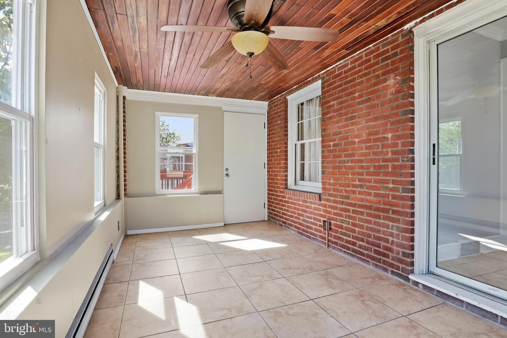 Home for sale at 2006 S Queen Street, York, Pennsylvania 17403, photo 15 of 59