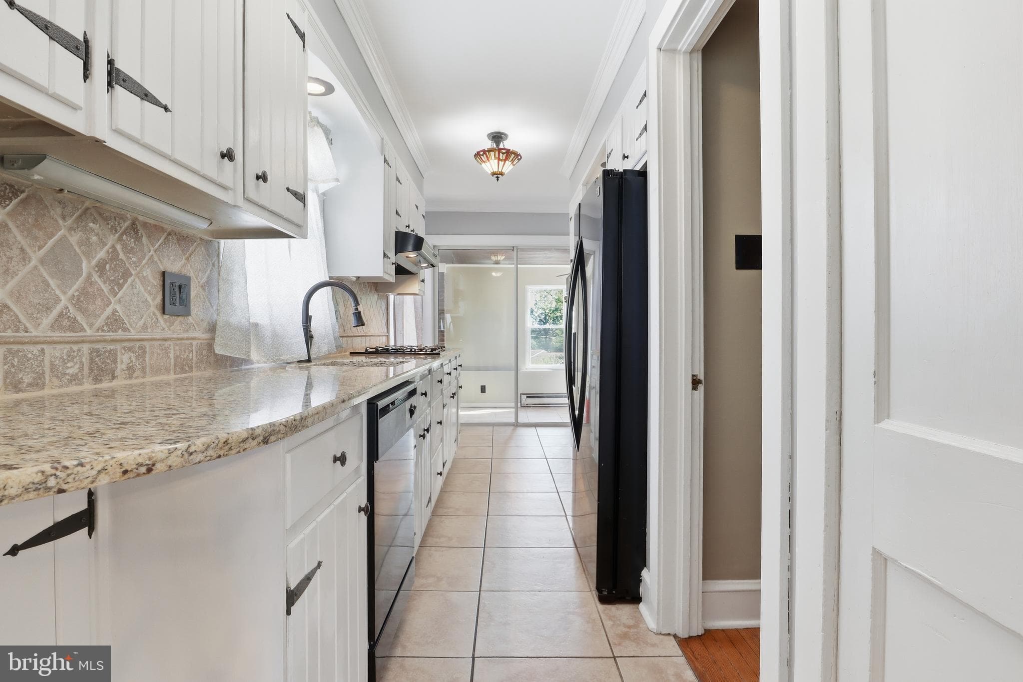 Home for sale at 2006 S Queen Street, York, Pennsylvania 17403, photo 11 of 59