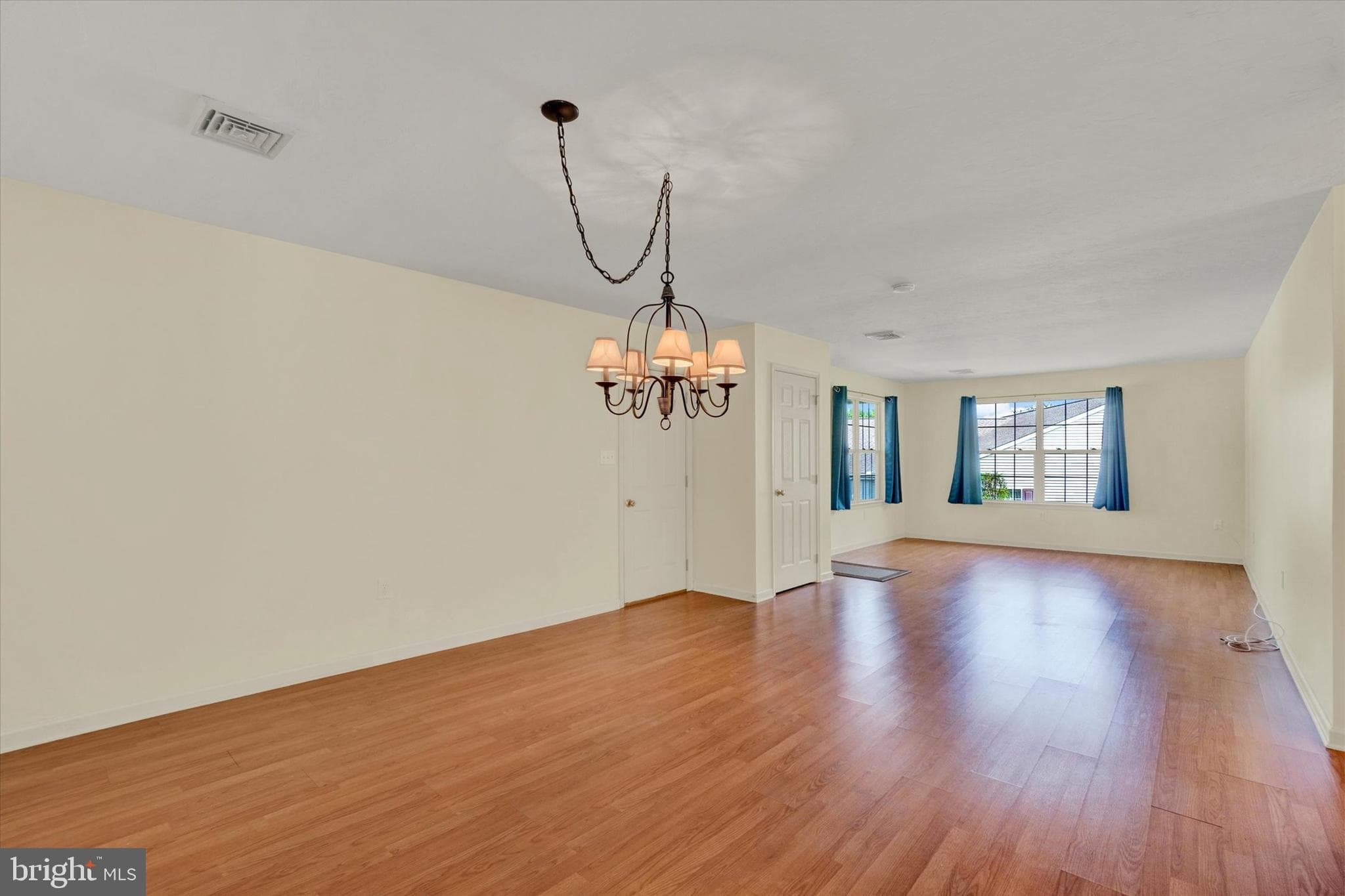 Home for sale at 7172 Seneca Ridge Drive, York, Pennsylvania 17403, photo 5 of 18