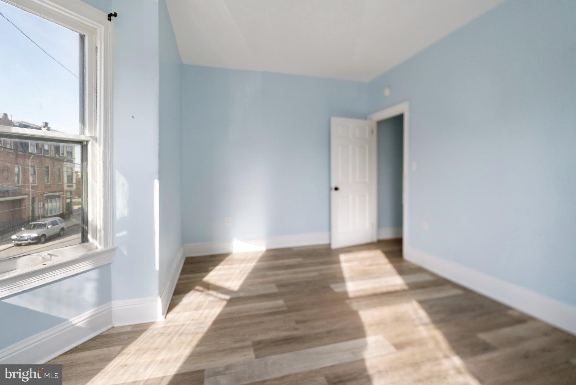 Home for sale at 217 E King, York, Pennsylvania 17403, photo 5 of 13