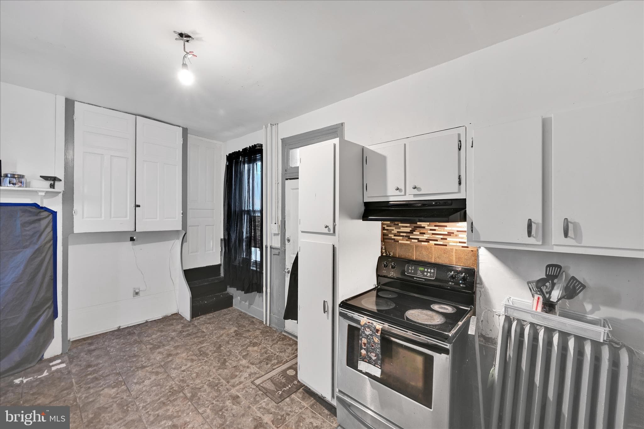 Home for sale at 129 Roosevelt Avenue, York, Pennsylvania 17401, photo 4 of 22