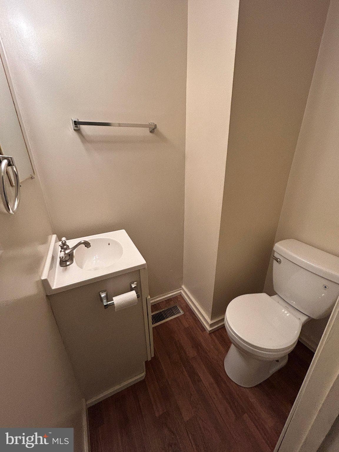 Home for sale at 140 Penn Street, York, Pennsylvania 17401, photo 8 of 21