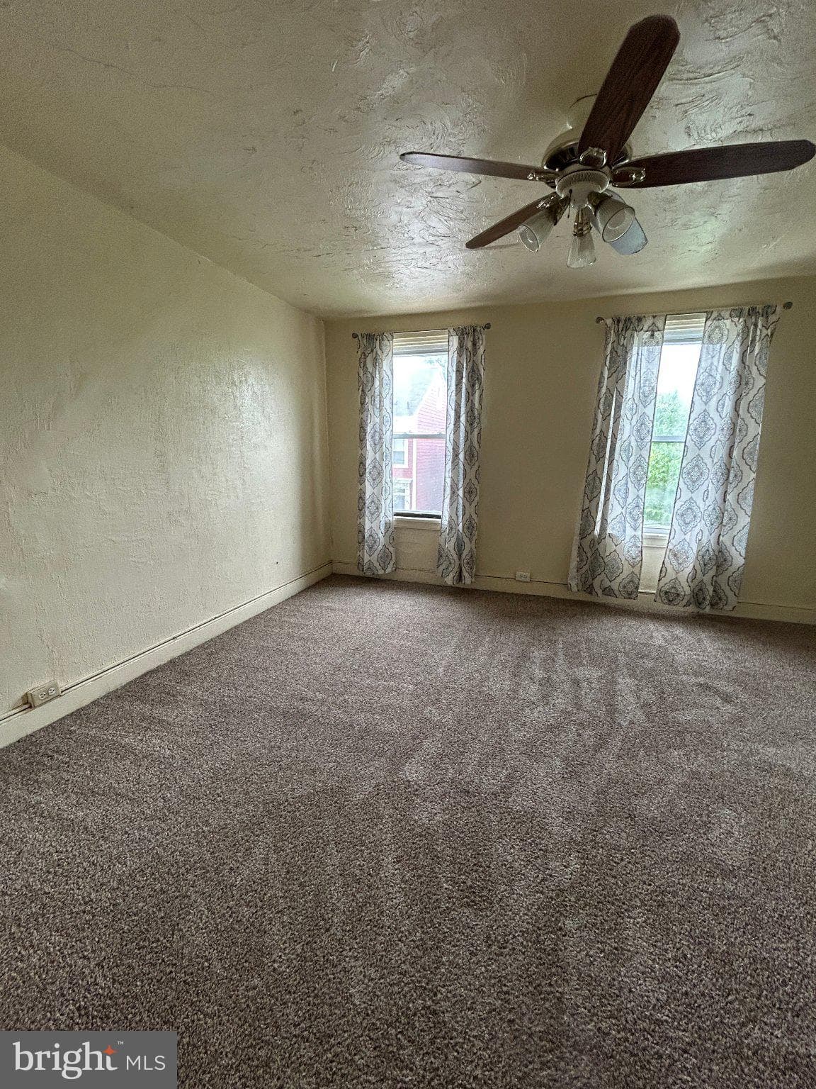 Home for sale at 140 Penn Street, York, Pennsylvania 17401, photo 11 of 21