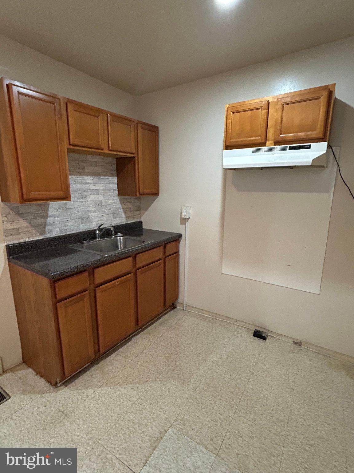 Home for sale at 140 Penn Street, York, Pennsylvania 17401, photo 6 of 21