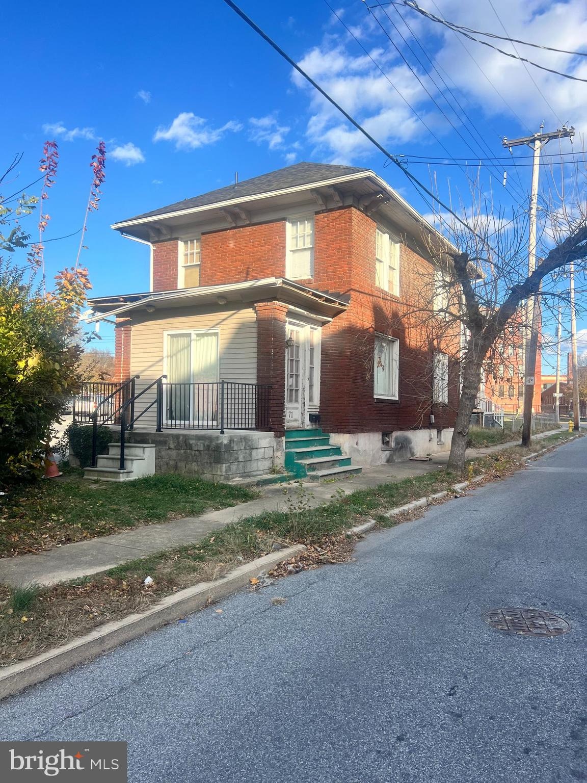 Listing photo of 3-bedroom home at 71 W Boundary Avenue, York, Pennsylvania 17401, photo 1 of 11